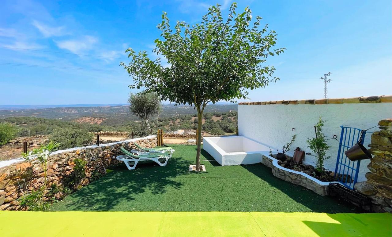 Zalamea la Real El Coso Lodge & Workation מראה חיצוני תמונה